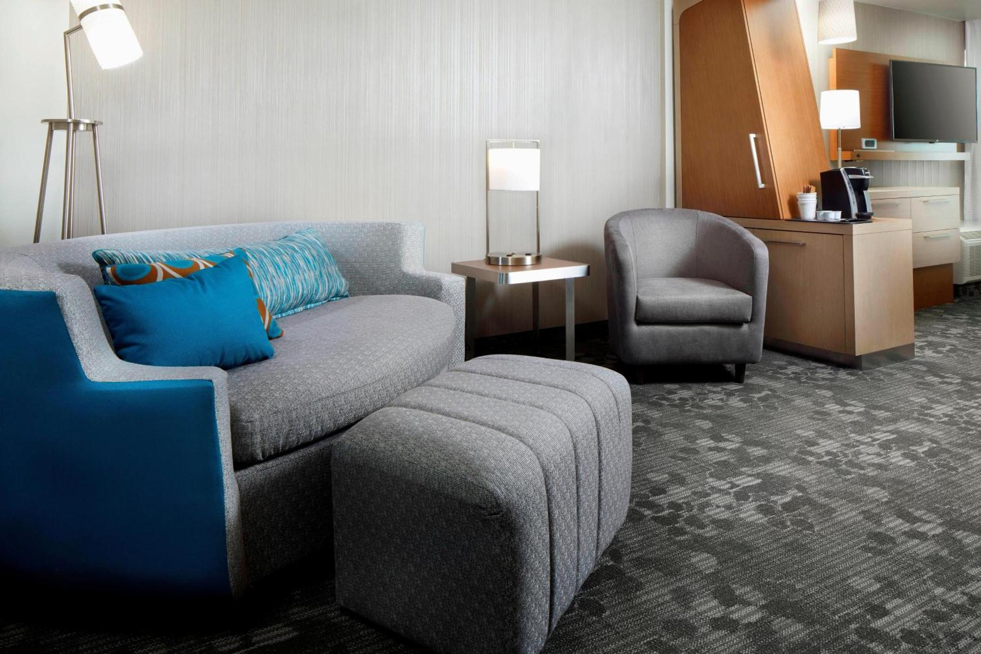 Courtyard By Marriott Houston Intercontinental Airport Hotel Exterior photo